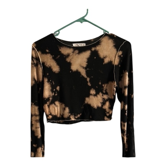 Urban Outfitters Tops - Trendy Black and Tan Tie-Dye Crop Top